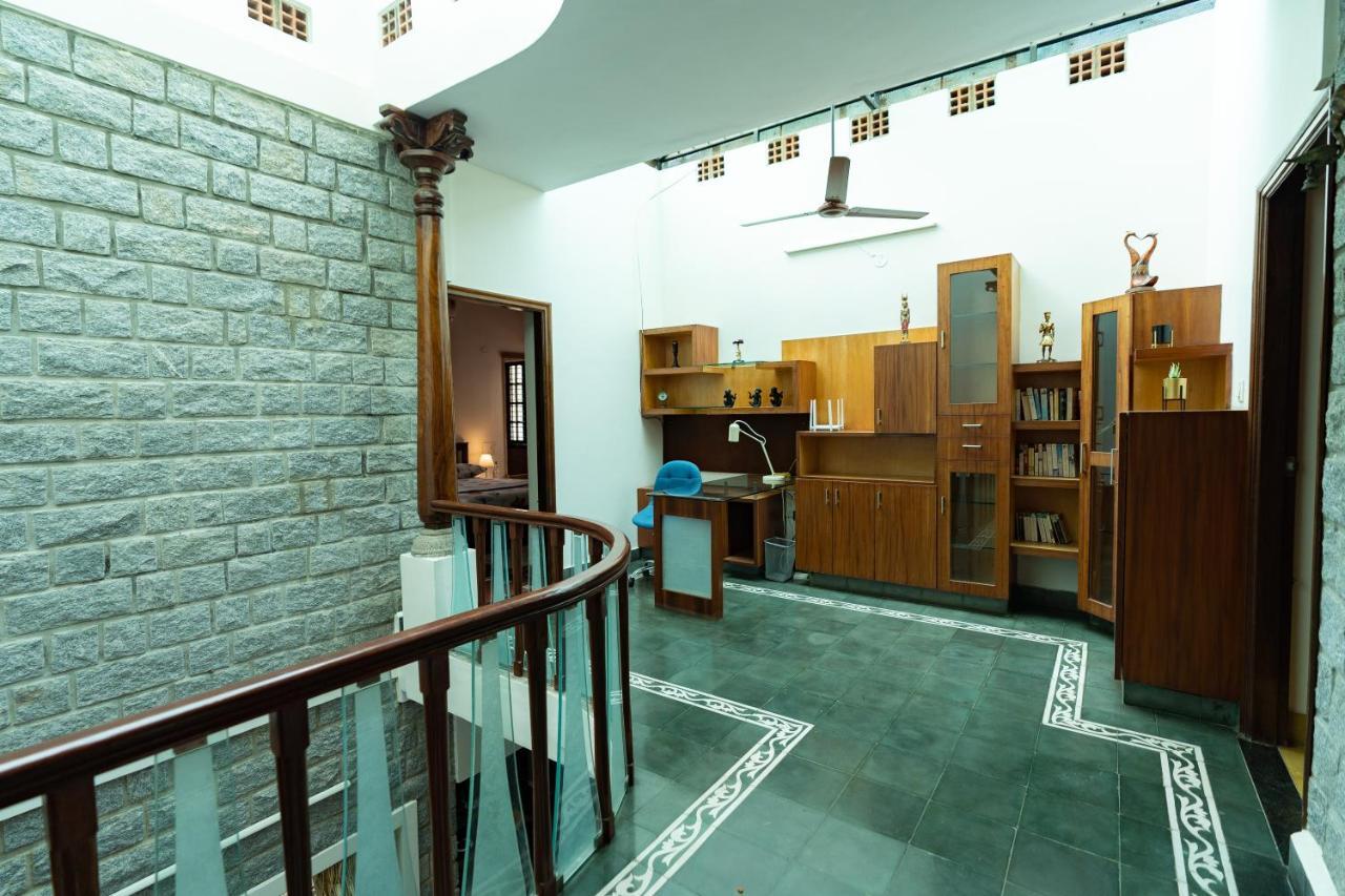 Bed and Breakfast Luho Stone House Бангалор Экстерьер фото